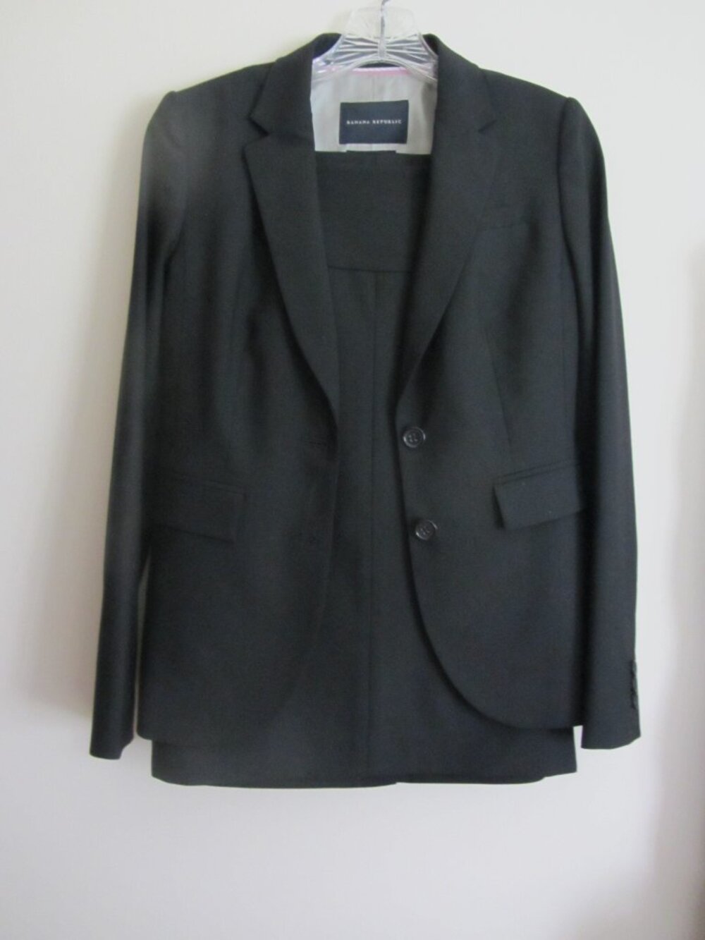 Banana Republic Fine Italian Wool Classic 3 Piece Black Suit